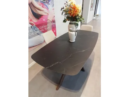 TAVOLO FISSO CM 180 X 90 PIANO IN CERAMICA MARMO NERO OPACO, BASE IN MASSELLO DI NOCE, 4 SEDIE TESSUTO E GAMBE LEGNO - OFFERTA SCONTATA PROMO EXPO